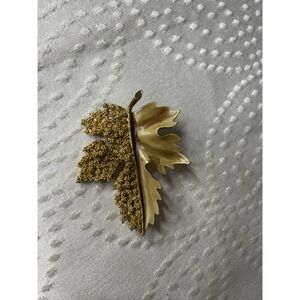 Signed BSK Pin Brooch Leaf Gold Tone Stippled Metal 2.5" LEAF Costume Jewelry